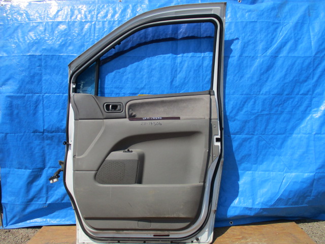 Used Nissan  WINDOW MECHANISM FRONT RIGHT